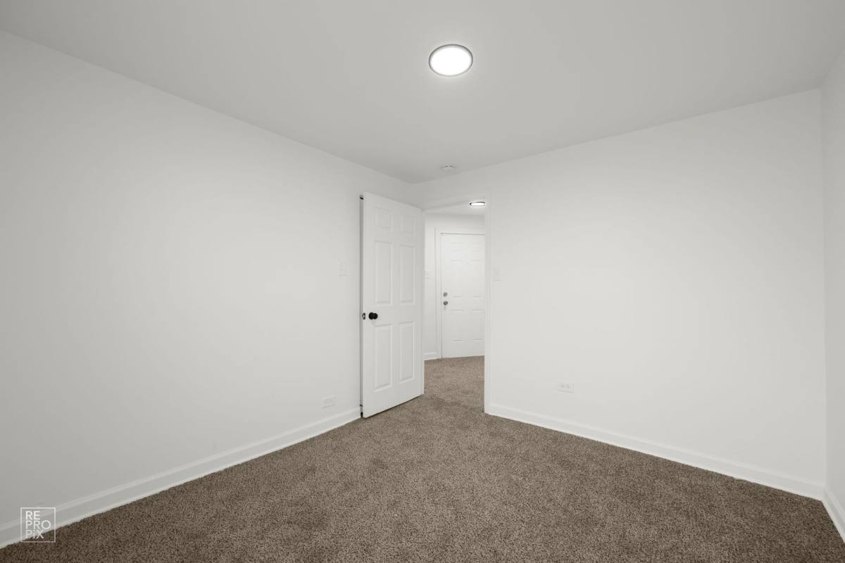 Apartment for rent at 7655 S May, Chicago, IL 60620