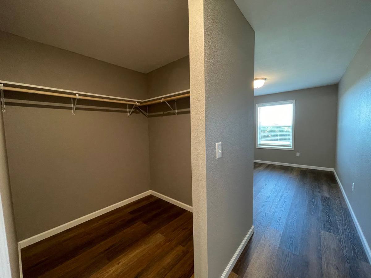 Apartment for rent at 1011 30th St NW, Willmar, MN 56201