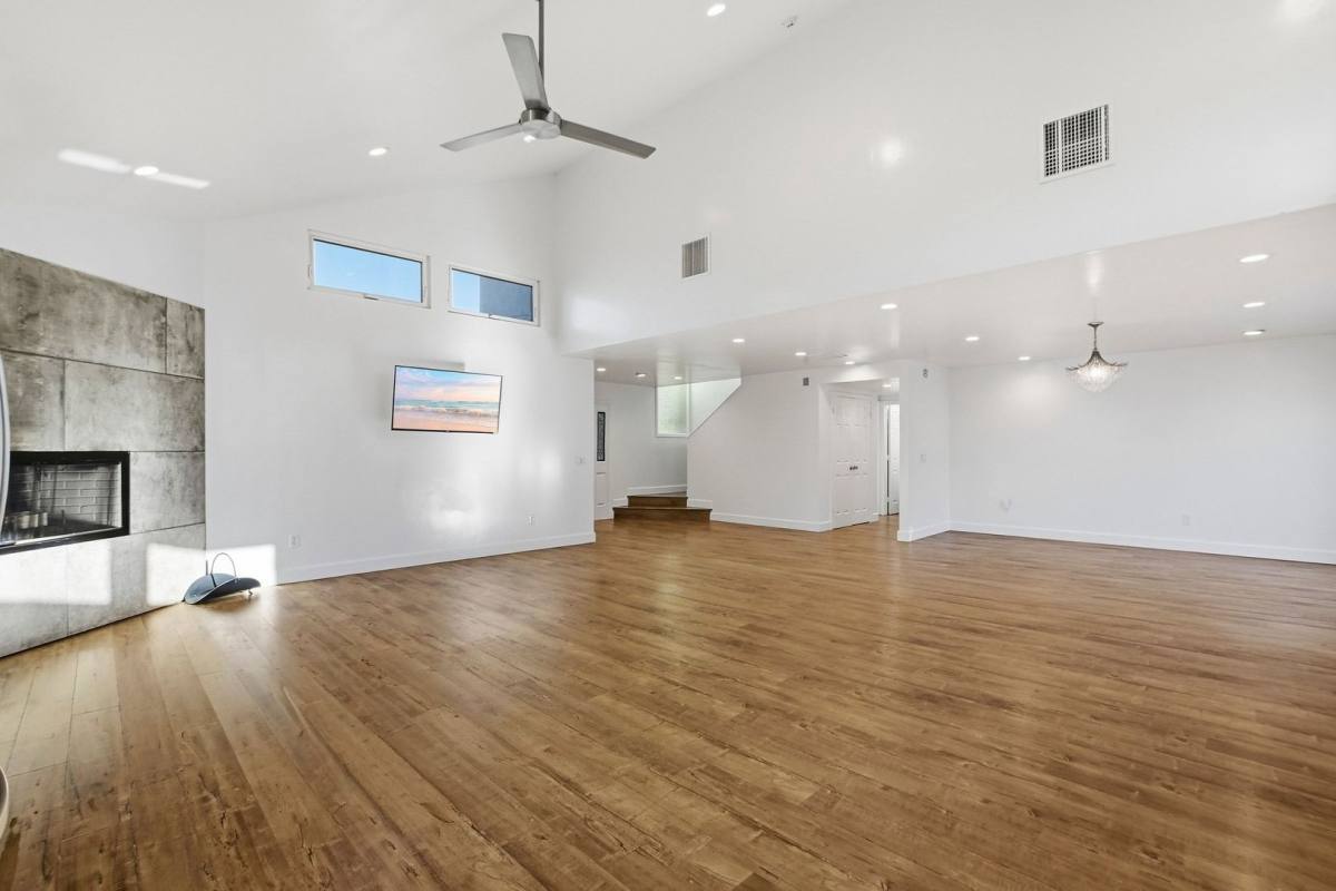 Apartment for rent at 4191 Combe Way, San Diego, CA 92122