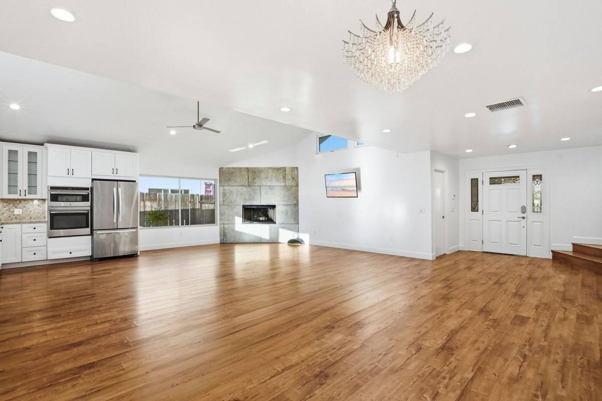 Apartment for rent at 4191 Combe Way, San Diego, CA 92122