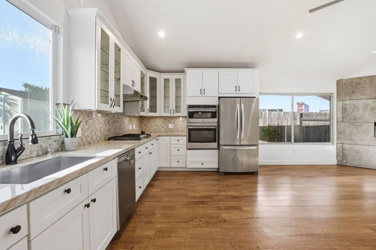 Apartment for rent at 4191 Combe Way, San Diego, CA 92122