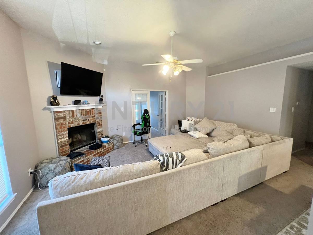 House for rent at 112 Walnut Lane, Rockwall, TX 75032