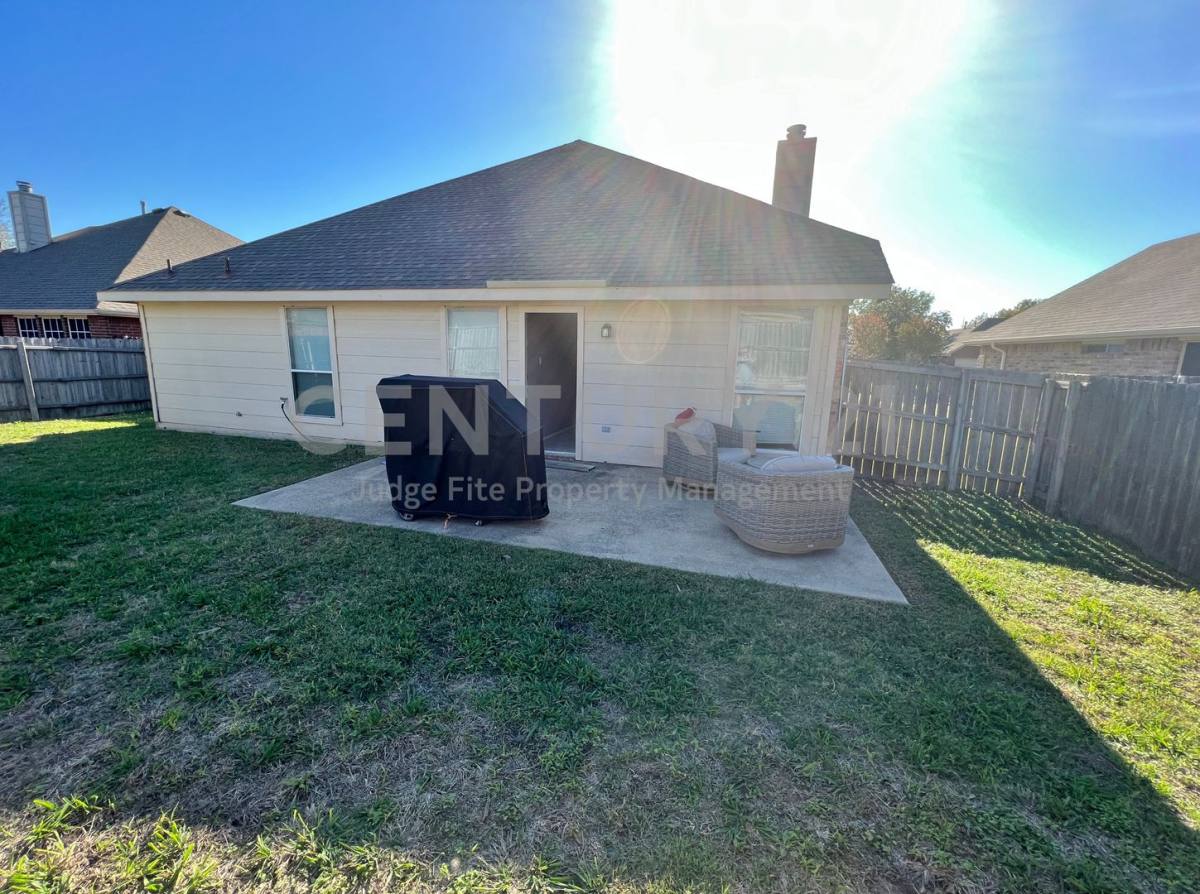 House for rent at 112 Walnut Lane, Rockwall, TX 75032