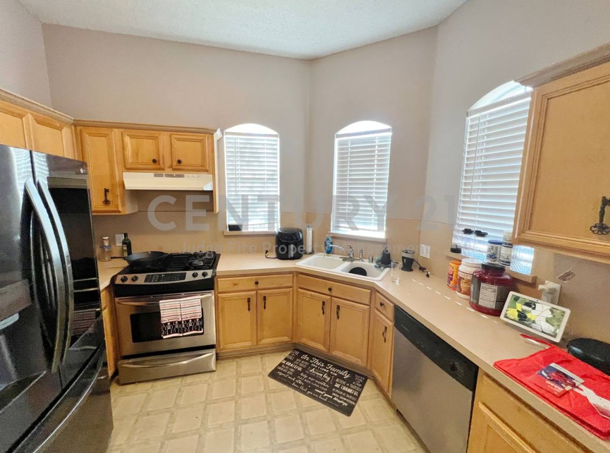 House for rent at 112 Walnut Lane, Rockwall, TX 75032