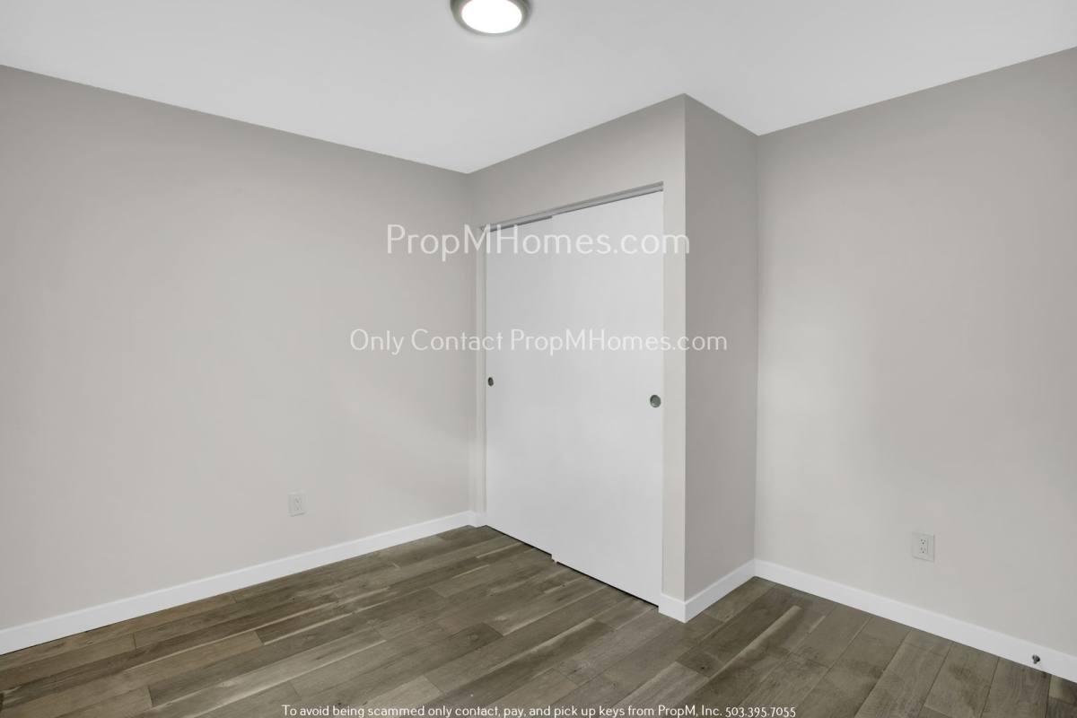 Apartment for rent at 7307 SE 76th Ave, Portland, OR 97206