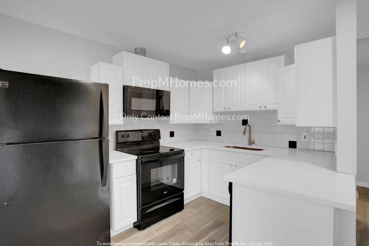 Apartment for rent at 7307 SE 76th Ave, Portland, OR 97206