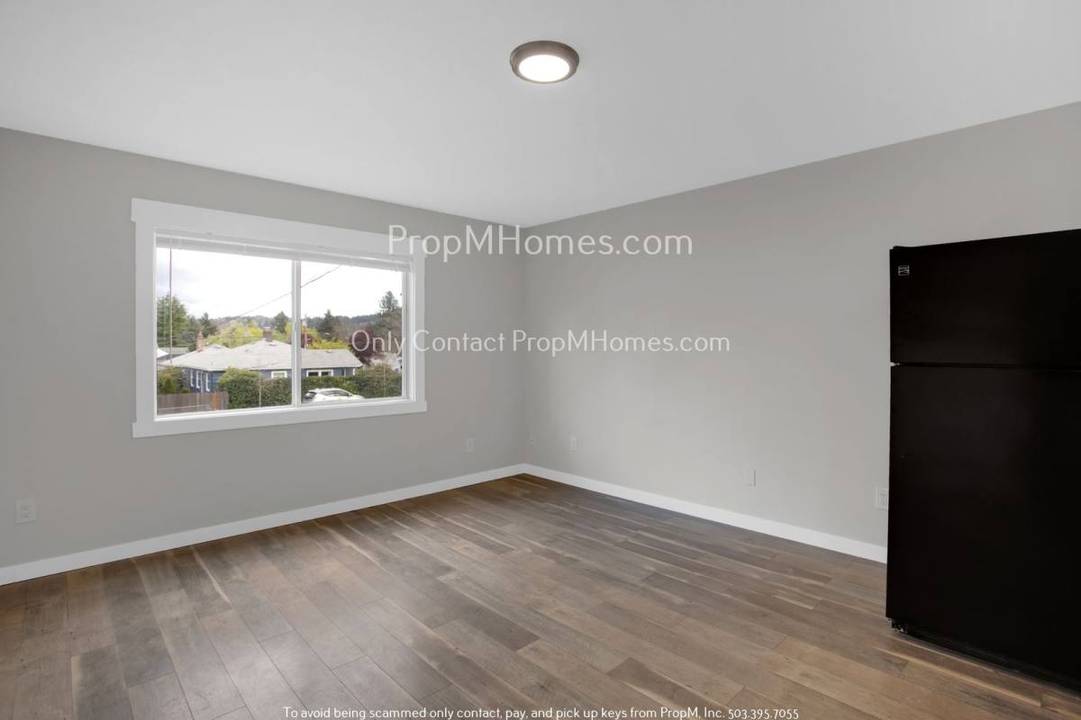 Apartment for rent at 7307 SE 76th Ave, Portland, OR 97206