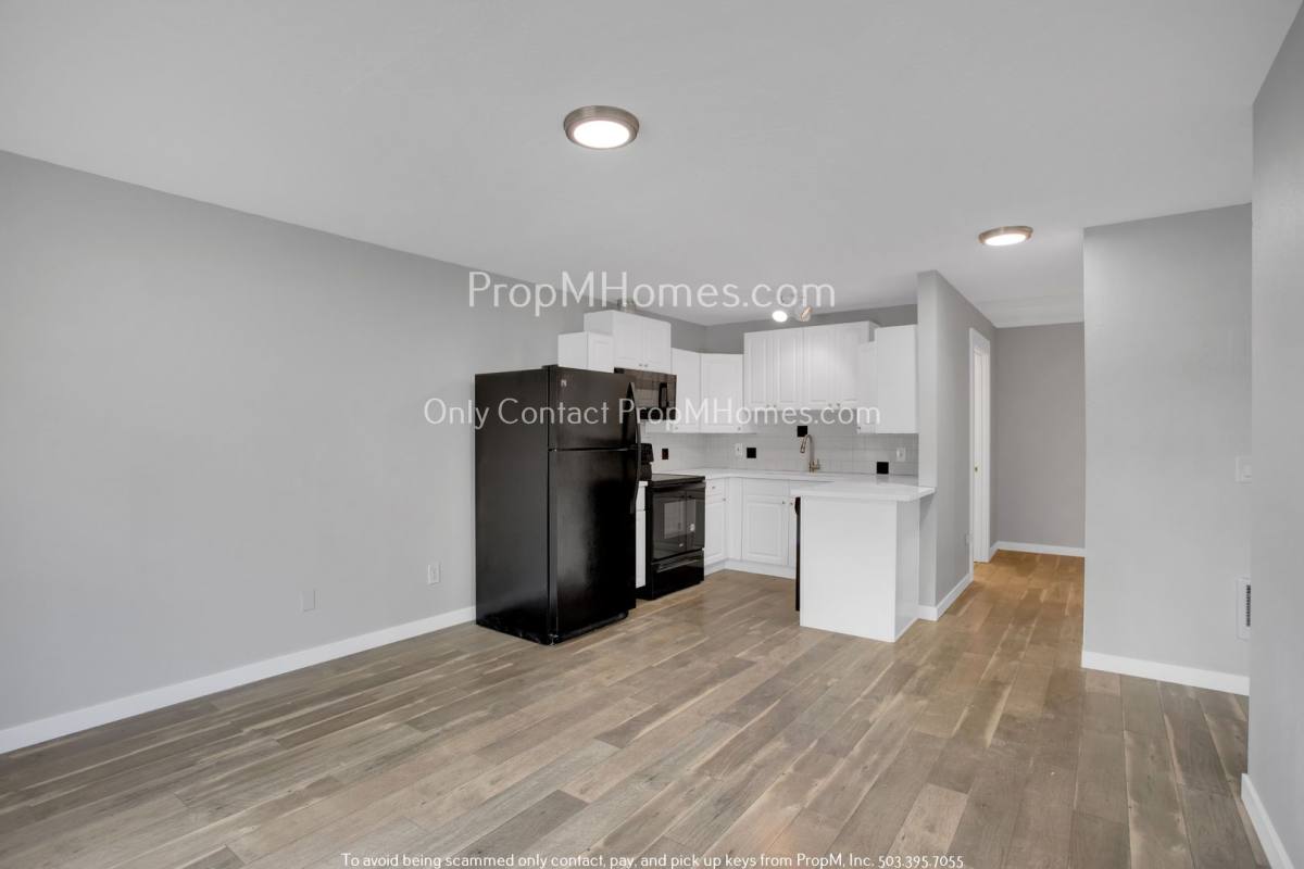 Apartment for rent at 7307 SE 76th Ave, Portland, OR 97206