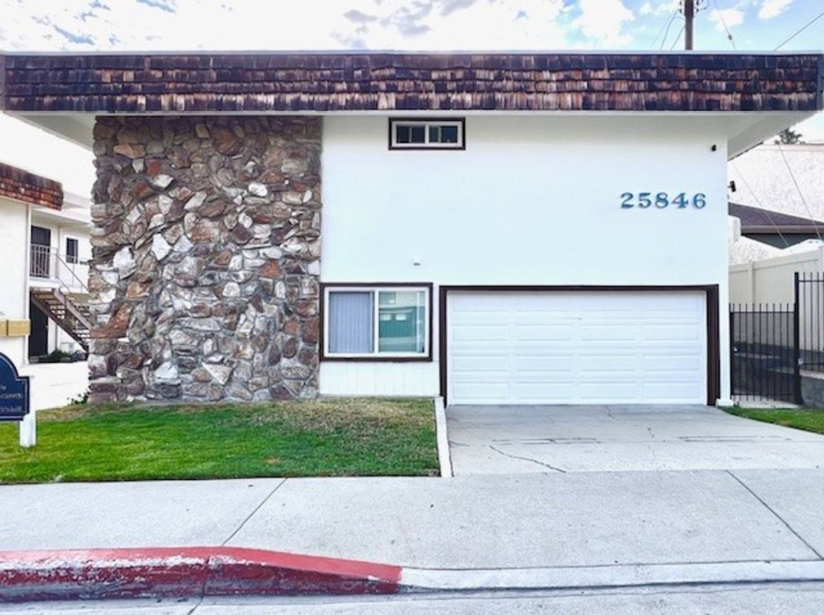 Apartment for rent at 25846 Oak St, Lomita, CA 90717