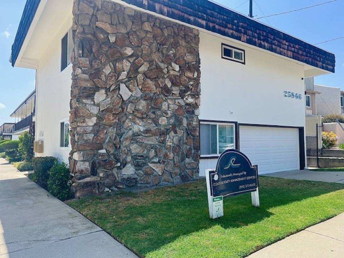 Apartment for rent at 25846 Oak St, Lomita, CA 90717