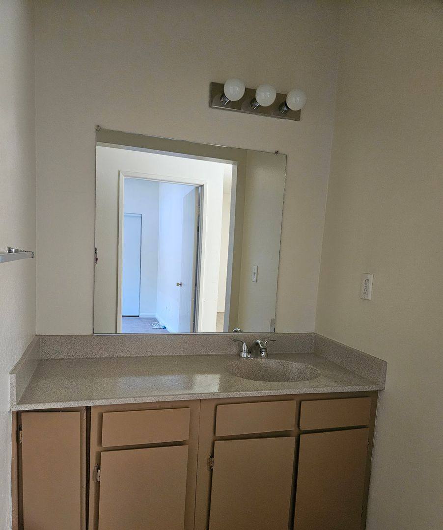 Apartment for rent at 10259 Nyon Blvd, Tujunga, CA 91042