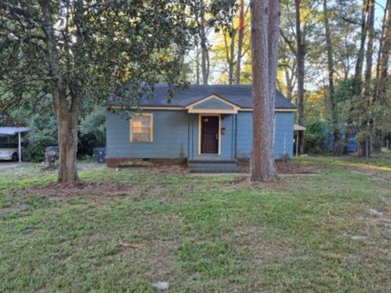 House for rent at 3251 Meadow Lane, Jackson, MS 39212