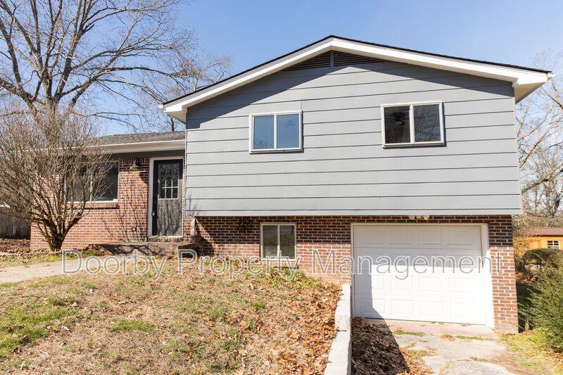 House for rent at 2983 E Freedom Circle, Ooltewah, TN 37363