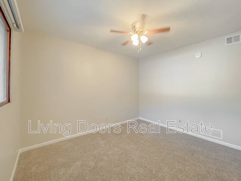 Apartment for rent at 4711 Gladstone St, Lincoln, NE 68504