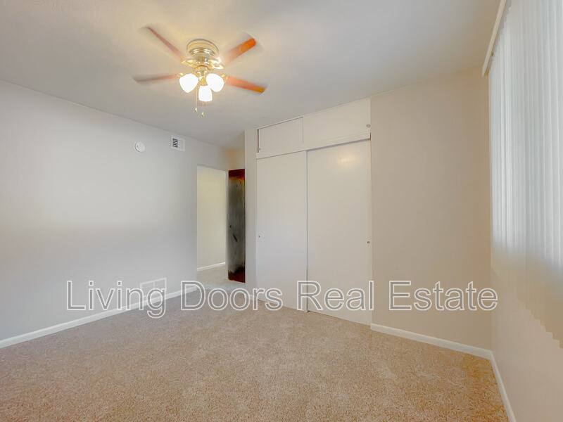 Apartment for rent at 4711 Gladstone St, Lincoln, NE 68504