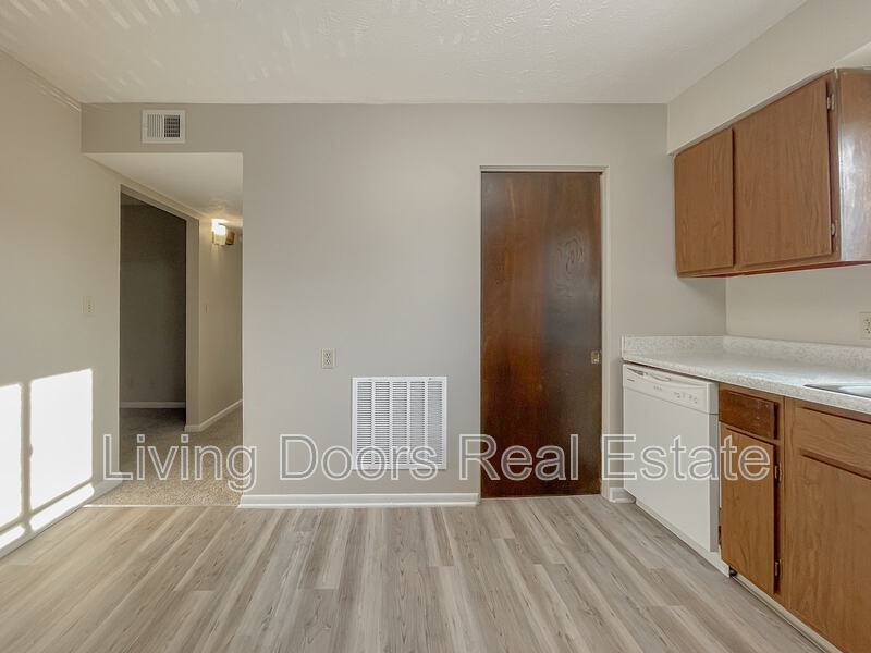 Apartment for rent at 4711 Gladstone St, Lincoln, NE 68504
