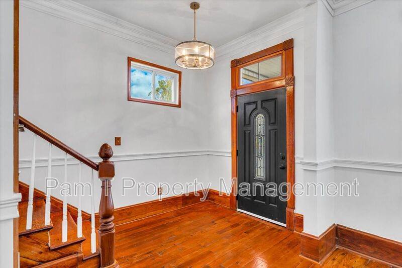 House for rent at 513 E 33rd St, Savannah, GA 31401