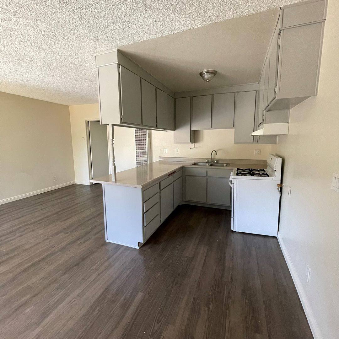 Apartment for rent at 10210 Mountair Ave, Tujunga, CA 91042