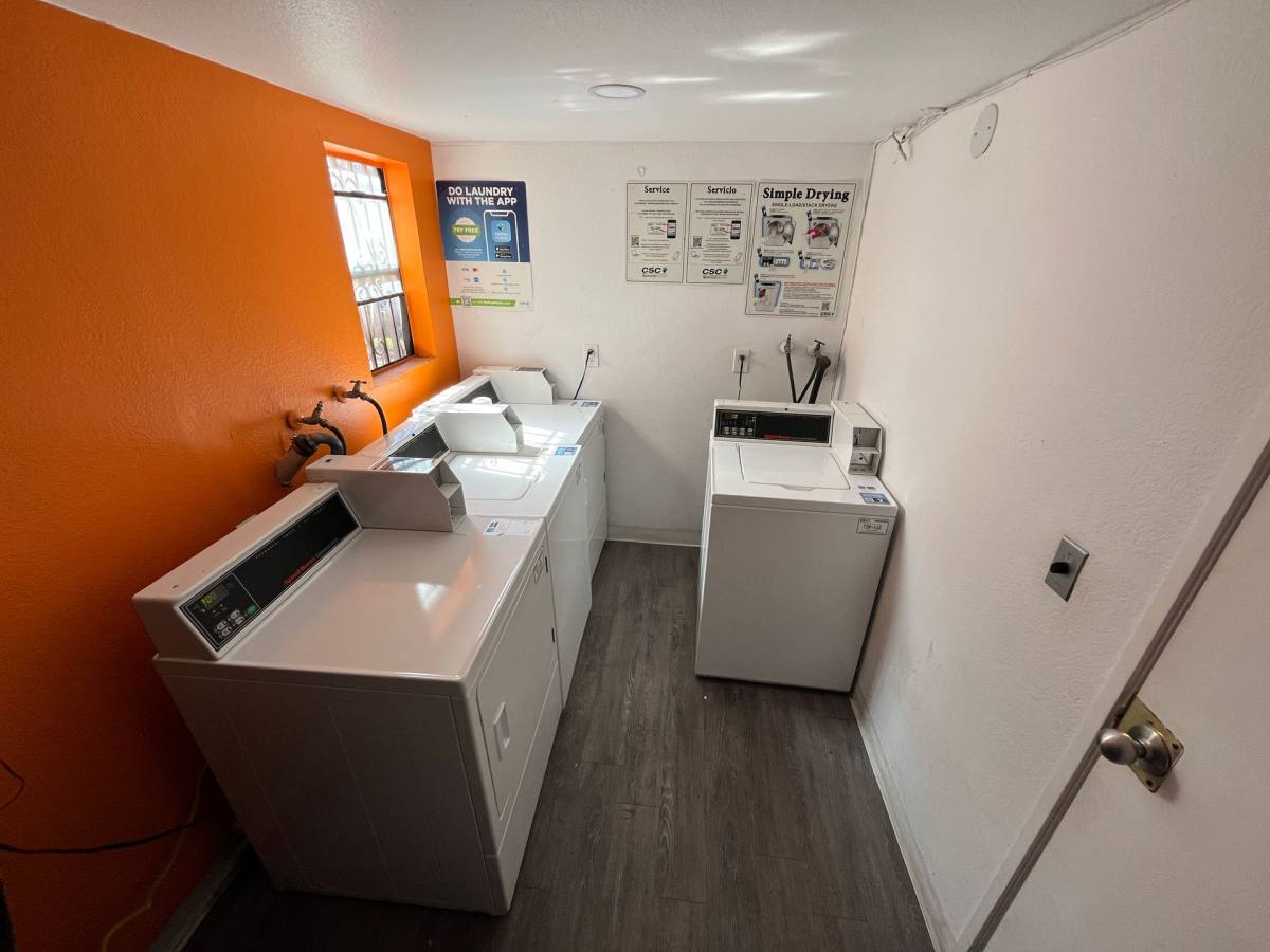 Apartment for rent at 226 S Serrano, Los Angeles, CA 90004