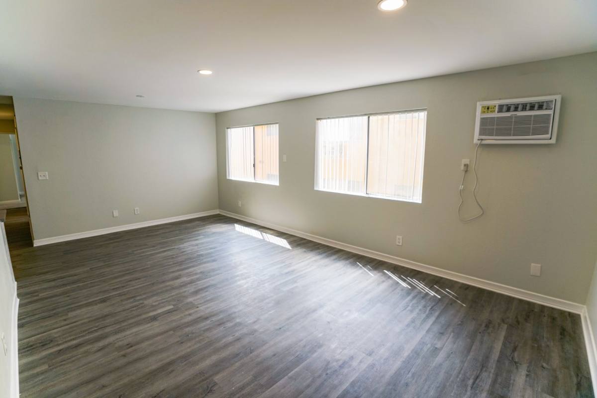 Apartment for rent at 226 S Serrano, Los Angeles, CA 90004