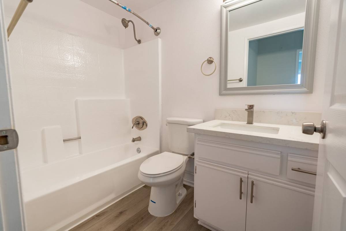 Apartment for rent at 226 S Serrano, Los Angeles, CA 90004
