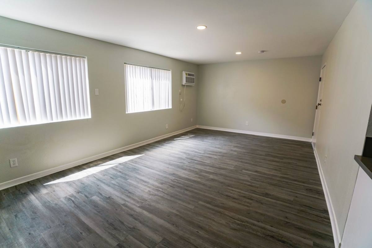 Apartment for rent at 226 S Serrano, Los Angeles, CA 90004