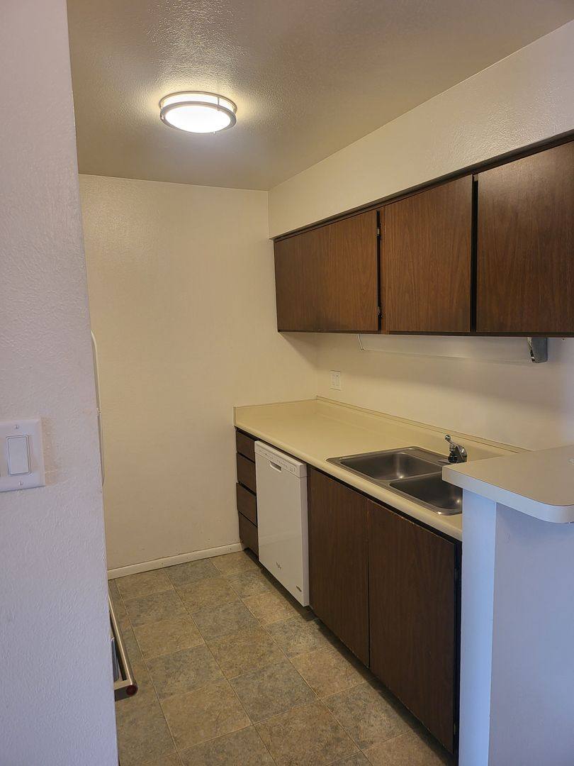 Condo for rent at 1601 Pennsylvania St NE, Albuquerque, NM 87110