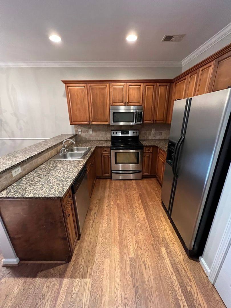 Townhouse for rent at 328 Amber Lane, Birmingham, AL 35226