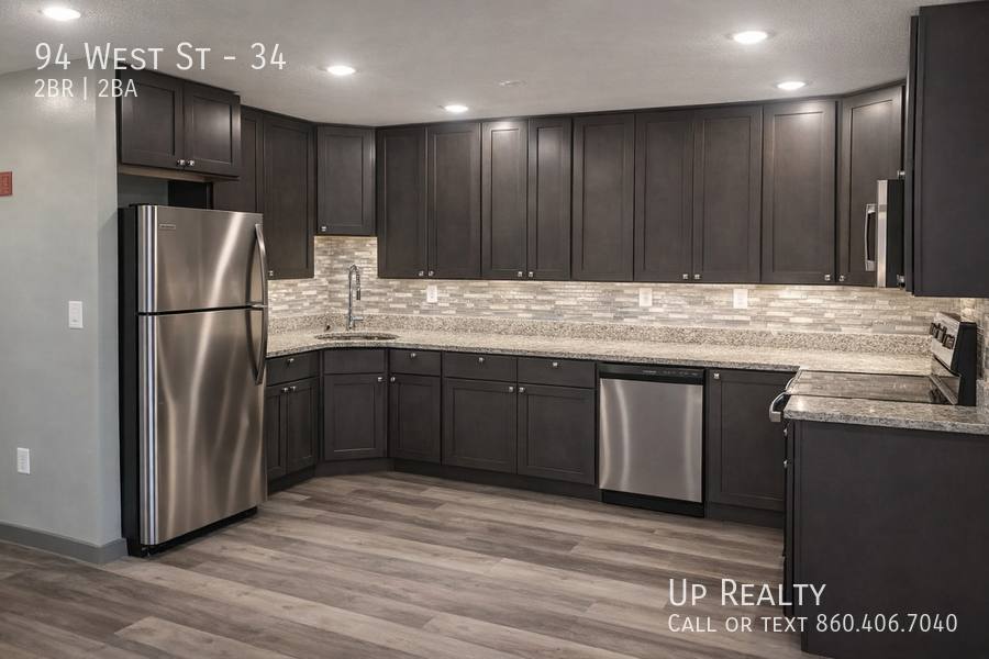 Townhouse for rent at 94 W St, Vernon Rockville, CT 06066