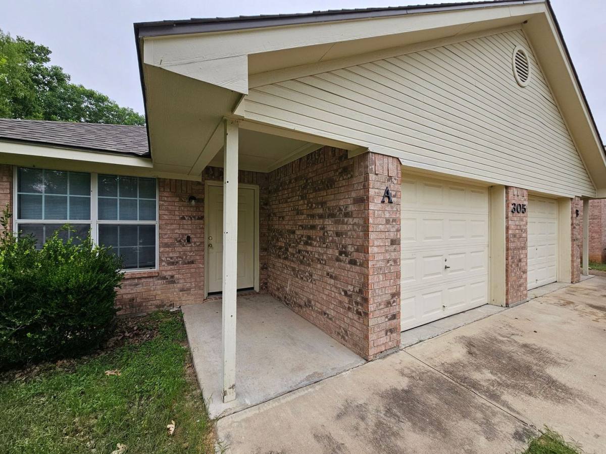 Apartment for rent at 305 S 42nd St, Killeen, TX 76543