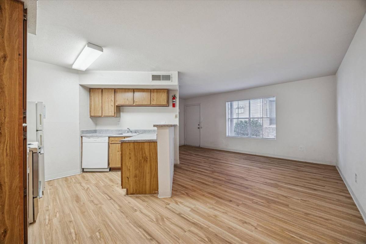 Apartment for rent at 1660 W Tc Jester Blvd, Houston, TX 77008