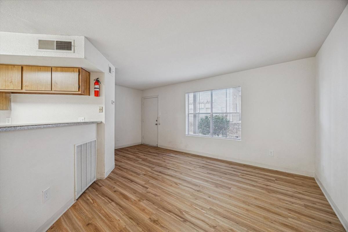 Apartment for rent at 1660 W Tc Jester Blvd, Houston, TX 77008