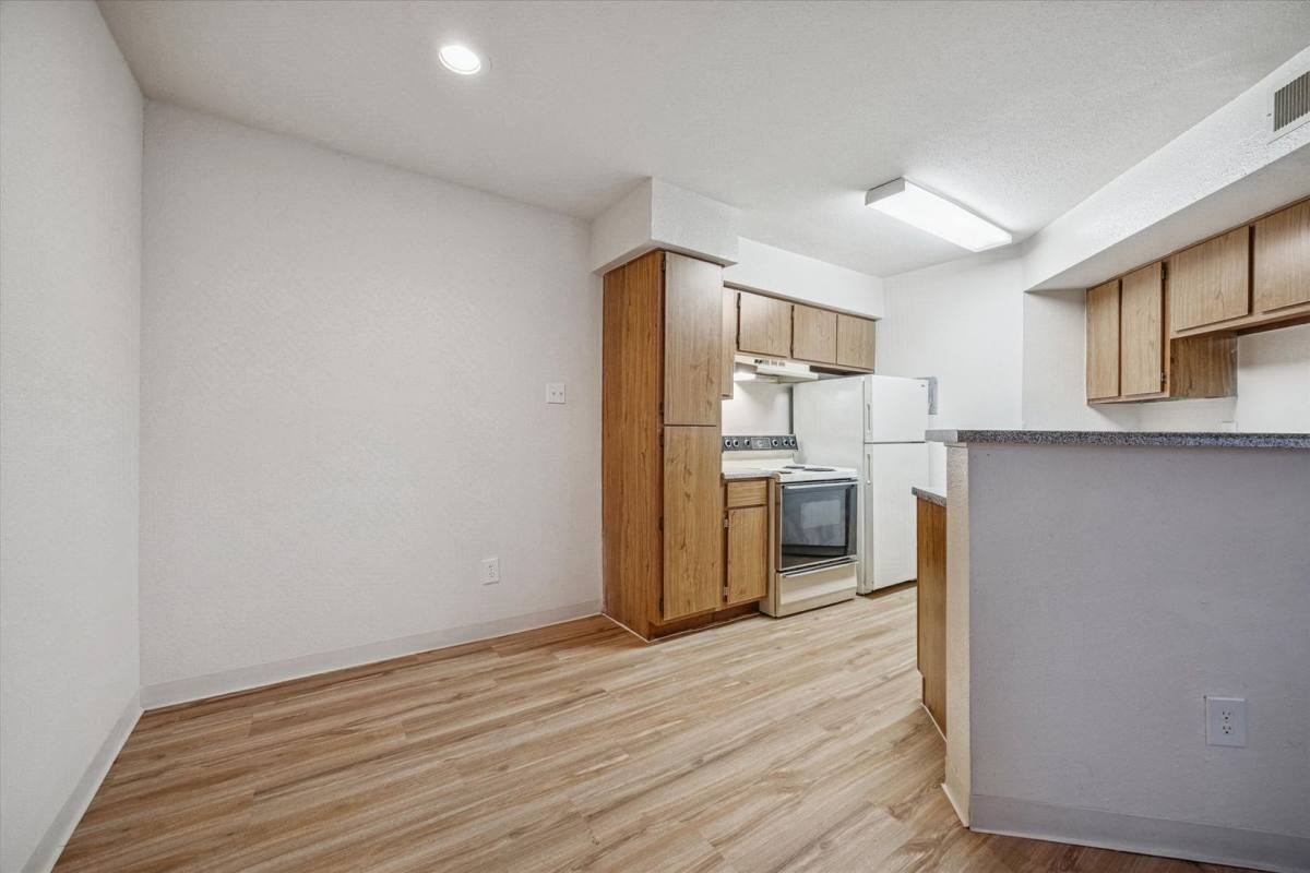 Apartment for rent at 1660 W Tc Jester Blvd, Houston, TX 77008