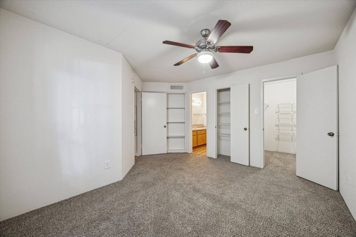 Apartment for rent at 1660 W Tc Jester Blvd, Houston, TX 77008