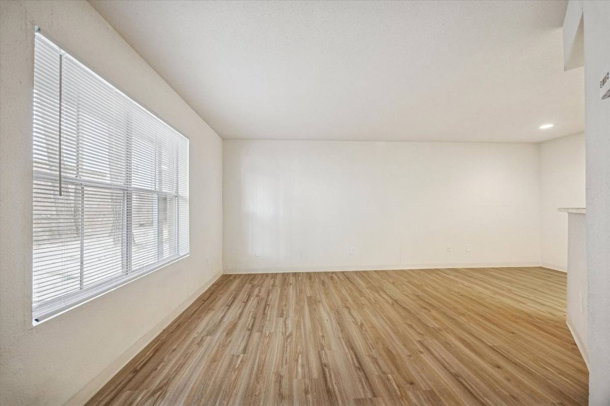 Apartment for rent at 1660 W Tc Jester Blvd, Houston, TX 77008