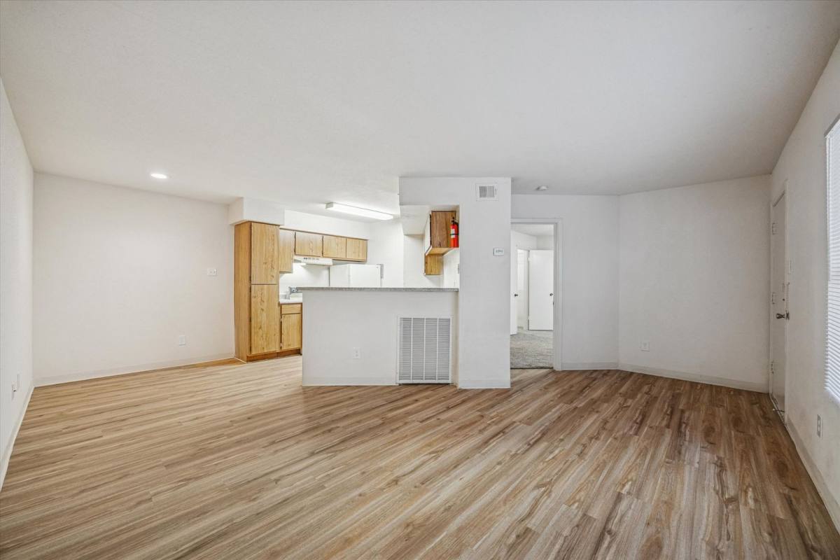 Apartment for rent at 1660 W Tc Jester Blvd, Houston, TX 77008