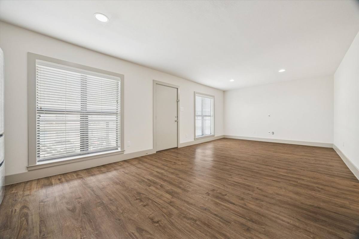 Apartment for rent at 4300 Rosslyn, Houston, TX 77018