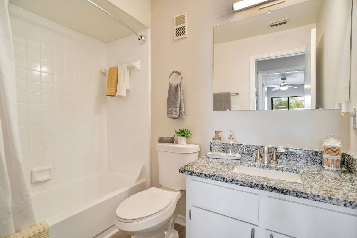 Apartment for rent at 3373 Coe Ave, Orlando, FL 32806