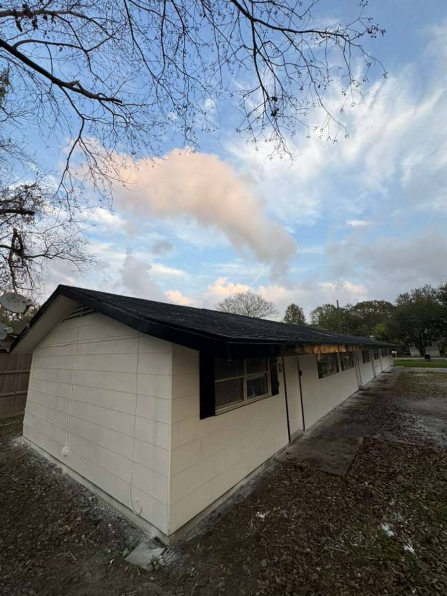 Apartment for rent at 116 6th Ave, Nederland, TX 77627
