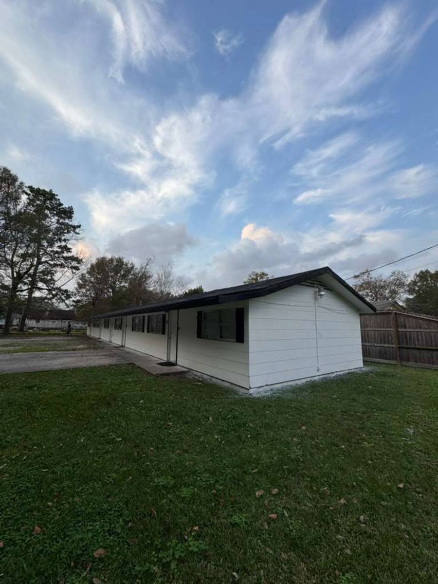 Apartment for rent at 116 6th Ave, Nederland, TX 77627