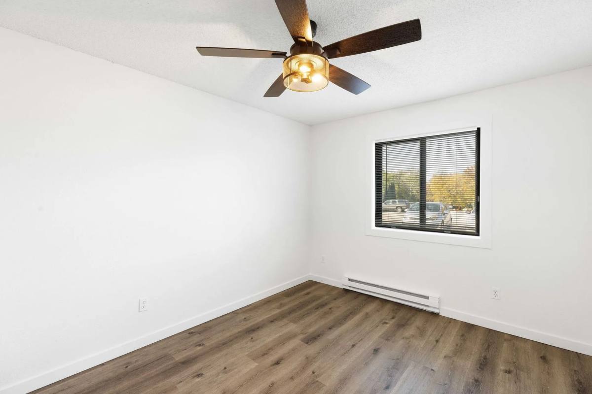 Apartment for rent at 3913 Hubbell Ave, Des Moines, IA 50317