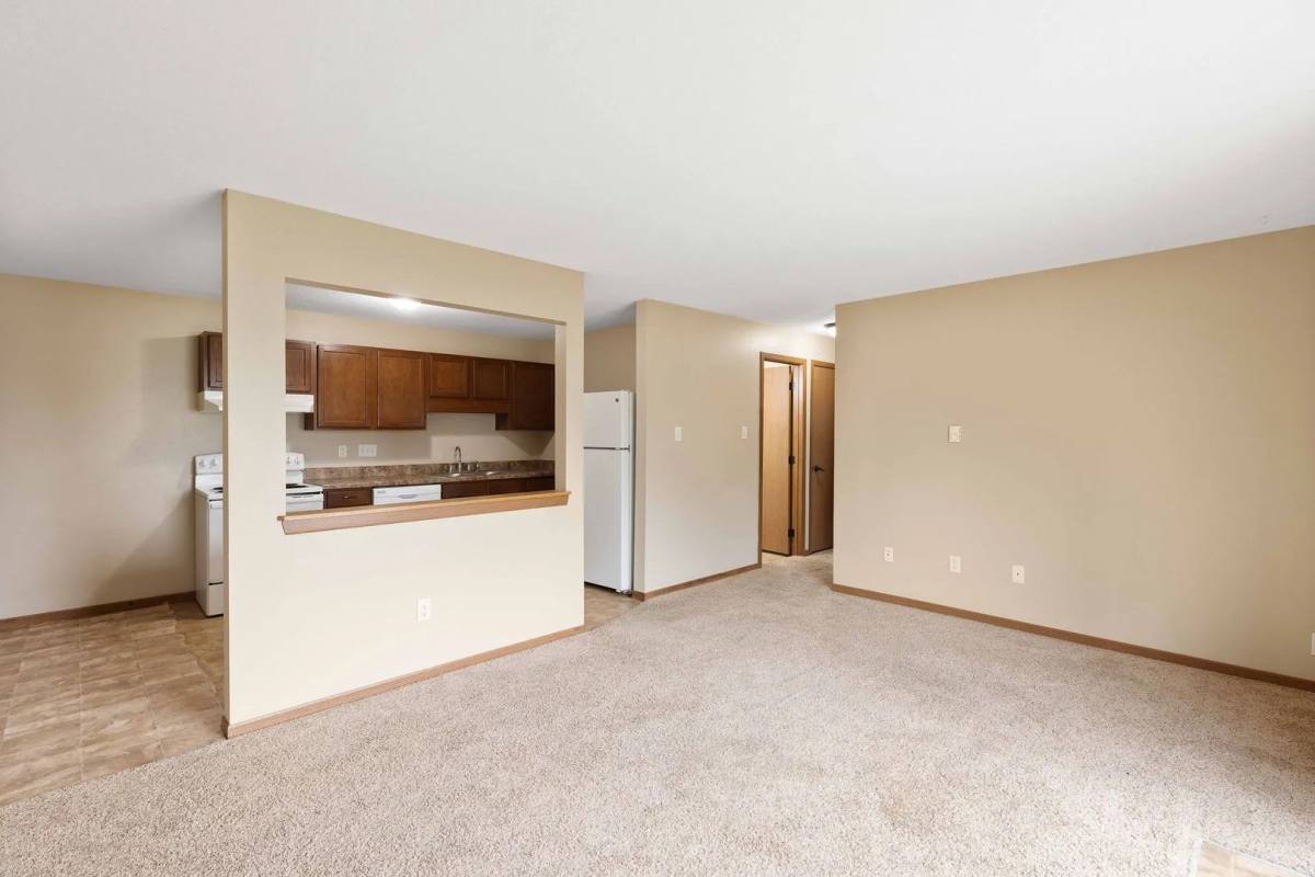 Apartment for rent at 3913 Hubbell Ave, Des Moines, IA 50317