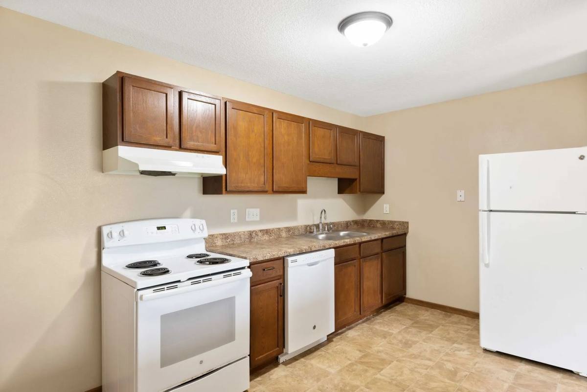 Apartment for rent at 3913 Hubbell Ave, Des Moines, IA 50317