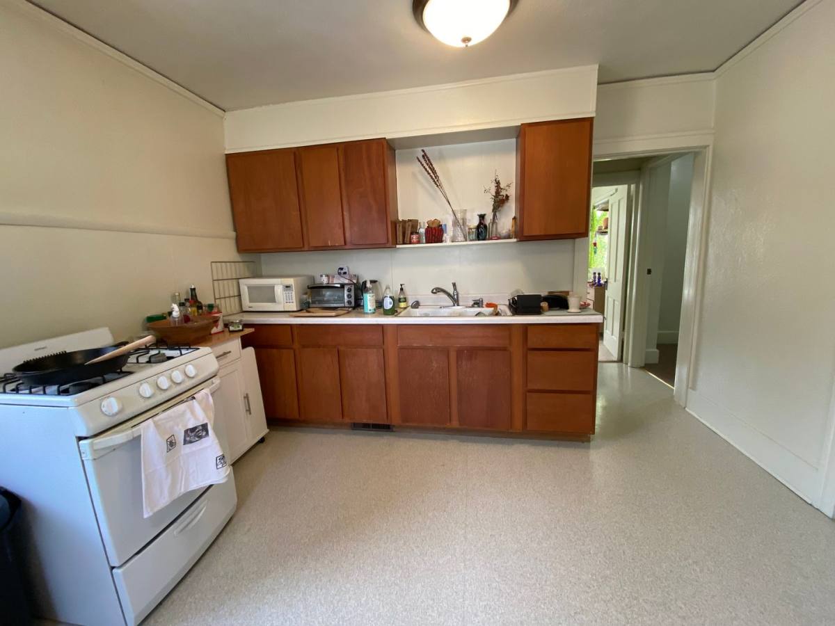 Apartment for rent at 310 N Gilbert St, Iowa City, IA 52245