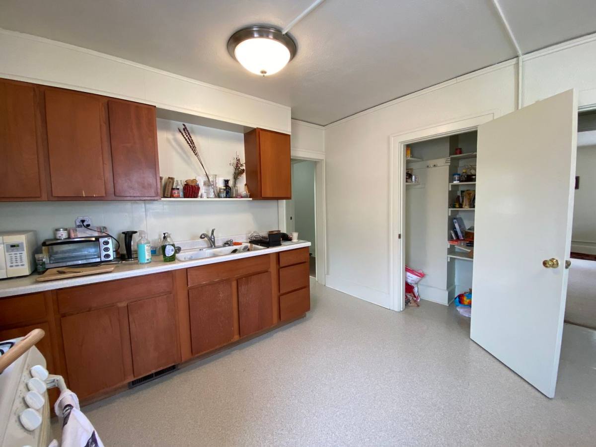 Apartment for rent at 310 N Gilbert St, Iowa City, IA 52245