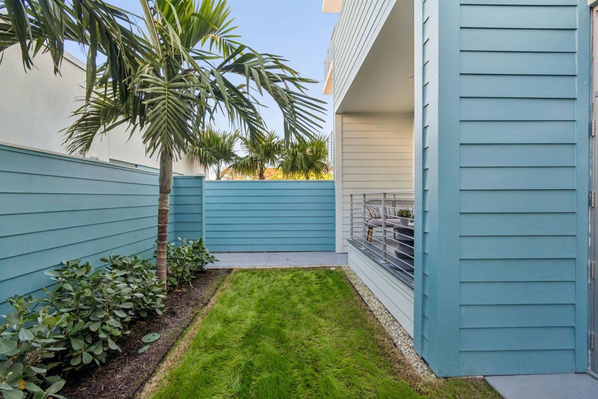 Apartment for rent at 1343 4th St, Sarasota, FL 34236
