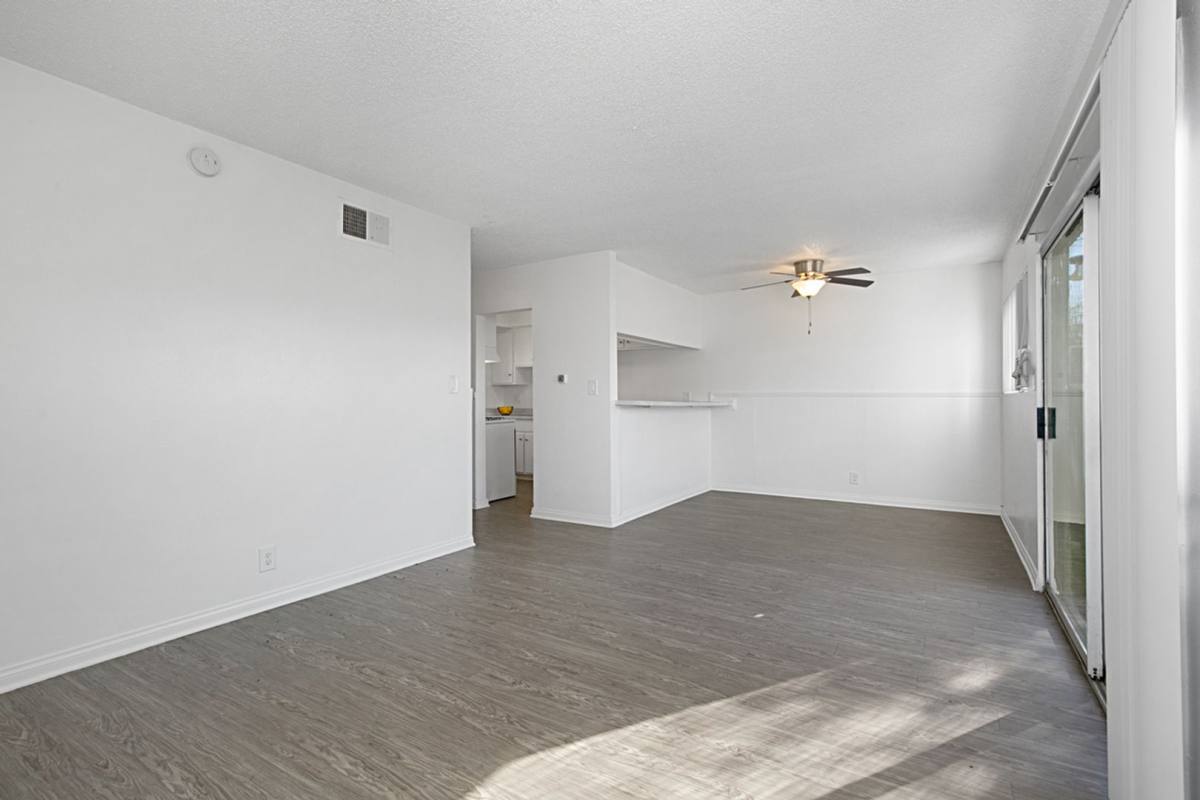 Townhouse for rent at 6949 Houston St, Buena Park, CA 90620