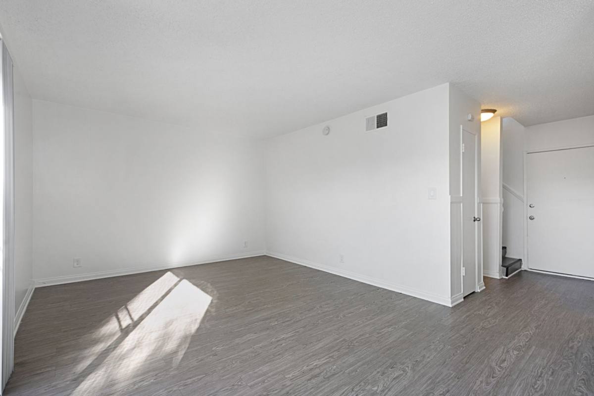 Townhouse for rent at 6949 Houston St, Buena Park, CA 90620