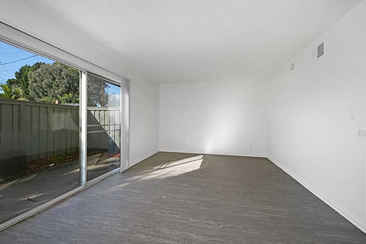 Townhouse for rent at 6949 Houston St, Buena Park, CA 90620