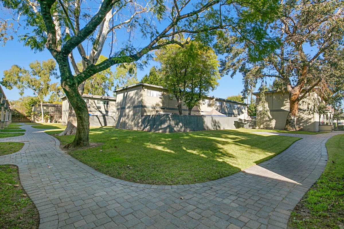 Townhouse for rent at 6949 Houston St, Buena Park, CA 90620